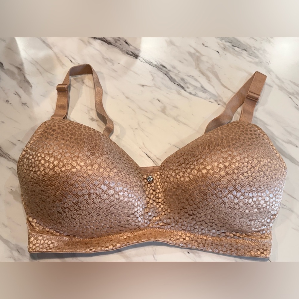 ✨3 for $15✨ Breezies Women's Wirefree T-Shirt Bra Smooth Perfection Warm Sand